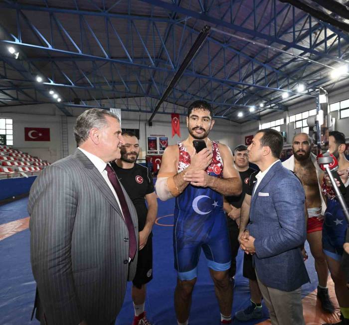 Cumhurbaşkanı Erdoğan, Bakan Bak’ın Telefonundan Taha Akgül İle Görüştü