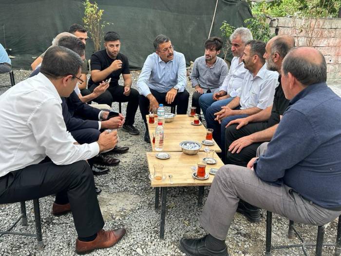 Vali Çelik, Vatandaşları Ziyaret Ederek Sorunlarını Çözmeye Çalışıyor