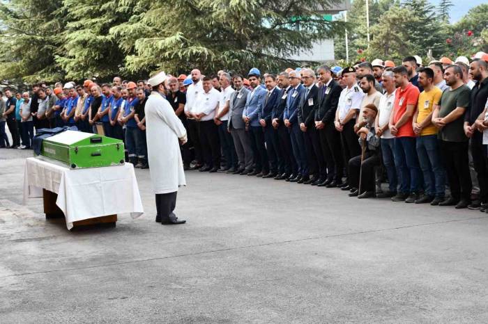 Kardemir’de 30 Metre Yükseklikten Düşerek Ölen İşçi Toprağa Verildi