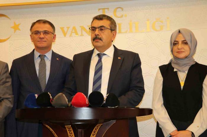 Milli Eğitim Bakanı Tekin: “Türkiye’de 20 Milyon Öğrenci Ders Başı Yapacak”