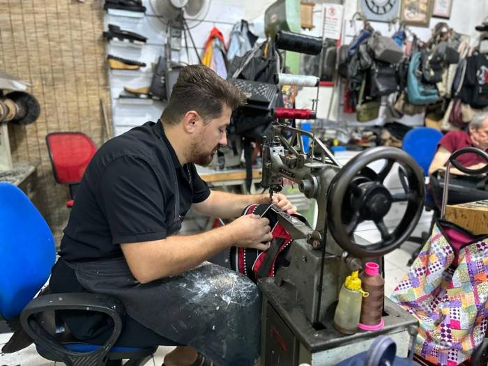 Yeni Sezon Öncesi Ayakkabıcılarda Okul Çantası Ve Valiz Yoğunluğu