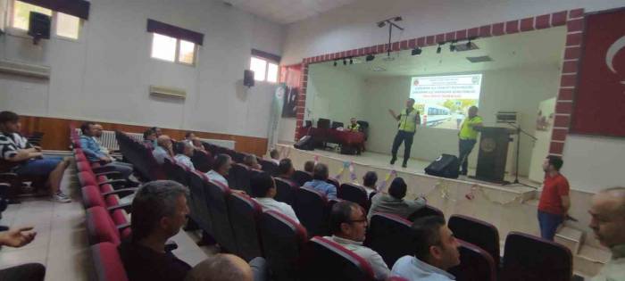 Okul Servisi Şoförlerine Seminer