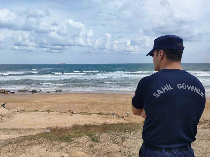 Sarıyer’de Denize Giren 14 Yaşındaki Çocuk Kayboldu
