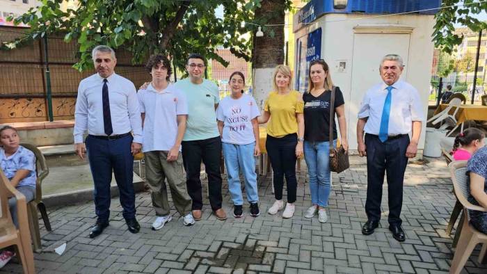 Nazilli Beşeylül Ortaokulu Lgs’de Derece Elde Eden İlk 3 Öğrencisini Ödüllendirdi