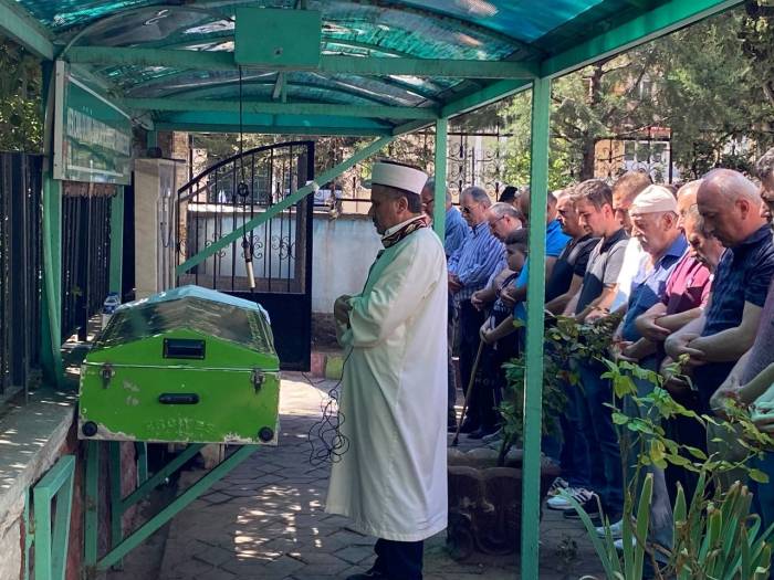 Denizde Boğulan 3 Çocuk Annesi Son Yolculuğuna Uğurlandı