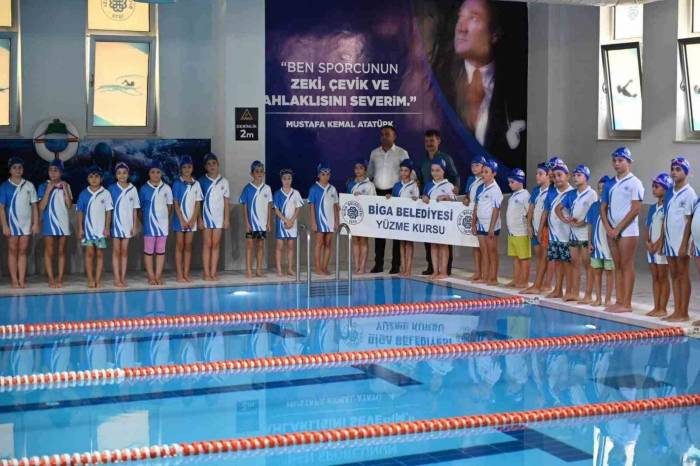 Biga’da Yüzme Yarışları Düzenlendi