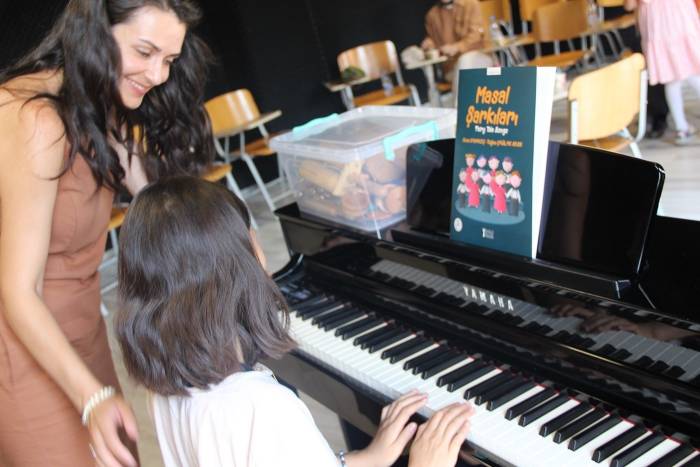 El Sanatları Atölyesinde Çocuklar Doyasıya Eğlendi