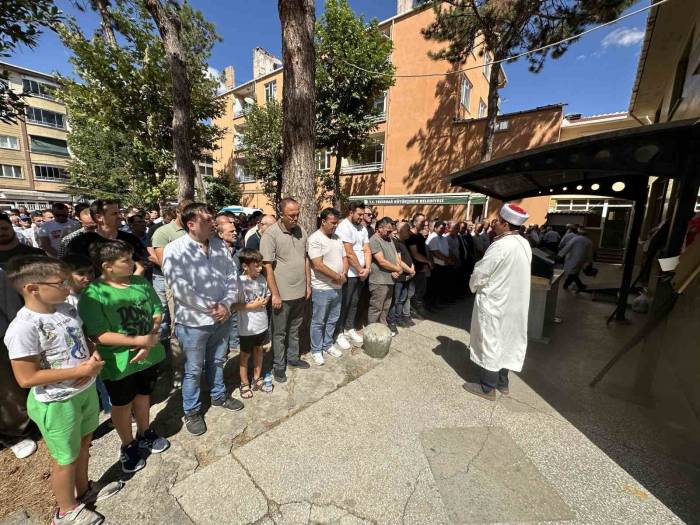 Kavgada Vurulan Genç Gözyaşları Arasında Defnedildi