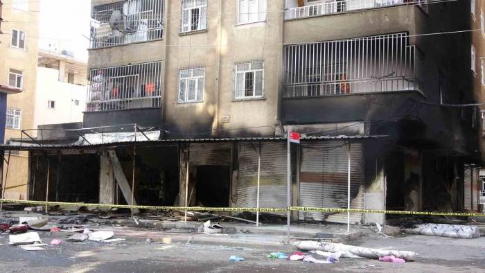 Diyarbakır’da Tekstil Dükkanında Patlama: 25 Kişi Dumandan Etkilendi