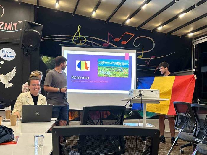 8 Farklı Ülkeden Genç Uluslararası Kültür Gecesinde Buluştu