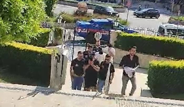 Lüks Araçta Göçmen Kaçakçılığına Polis Engeli: 3 Tutuklama