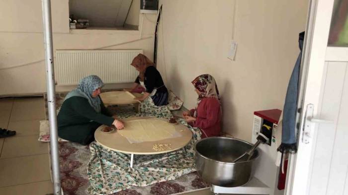 Kadınlar Üretiyor, Yurtiçi Yurtdışında Alıcı Buluyor