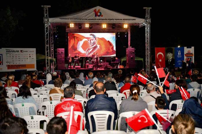 Müzikseverler İmançer İle Keyifli Bir Akşam Geçirdi