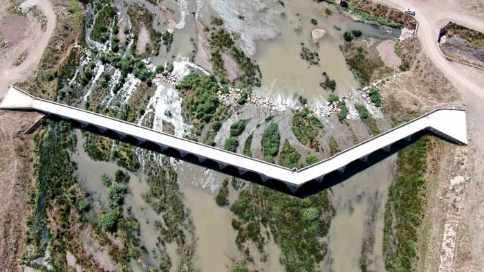 Kuraklık Etkili Oldu, Kızılırmak Otluğa Döndü