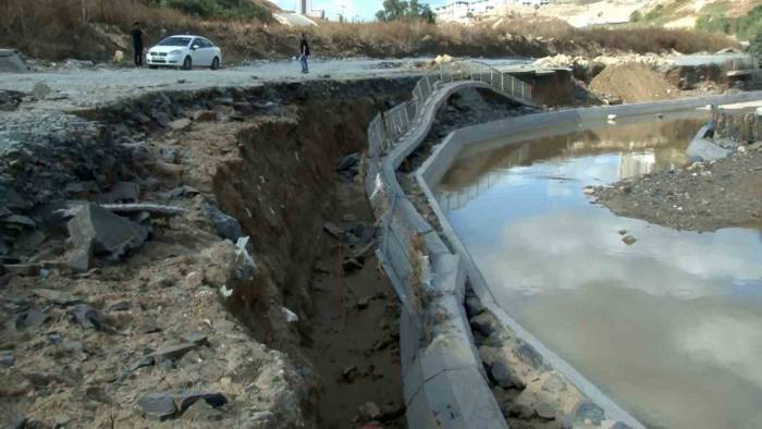 İstanbul’da Felaketin Üzerinden 5 Gün Geçti, Çöken Dere Yatağında Çalışma Başlatılmadı