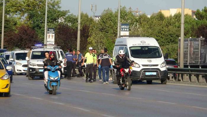 Devrilen Motorun Sürücüsü Bariyerlere Çarparak Hayatını Kaybetti