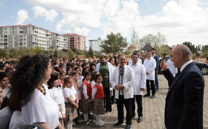 Ağrı’da İlk Ders Zili Çaldı