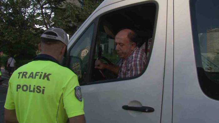 Ataşehir’de Okul Servislerine Yönelik Denetim Yapıldı