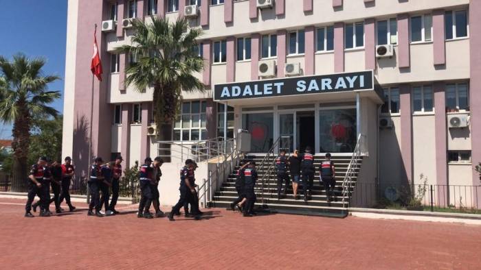 Korsan Taksilerle Göçmen Kaçaklığı Operasyonunda 6 Tutuklama