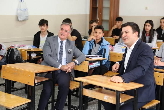 Başkan Özdoğan, Öğrencileri Ziyaret Etti