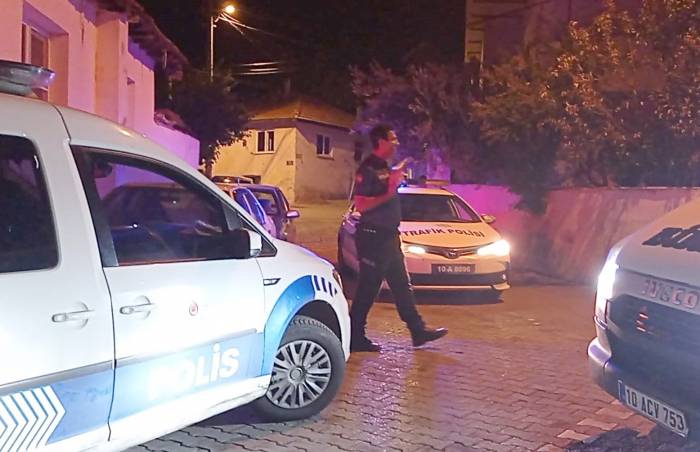 Edremit’te Hırsızlar Zoru Görünce Motosikleti Bırakıp Kaçtı
