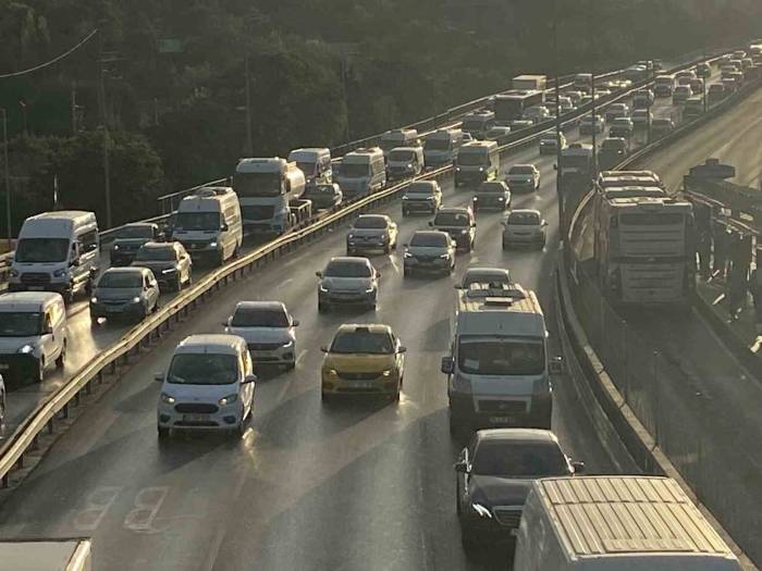 İstanbul’da Okulların Açılmasıyla Trafik Yoğunluğu Arttı