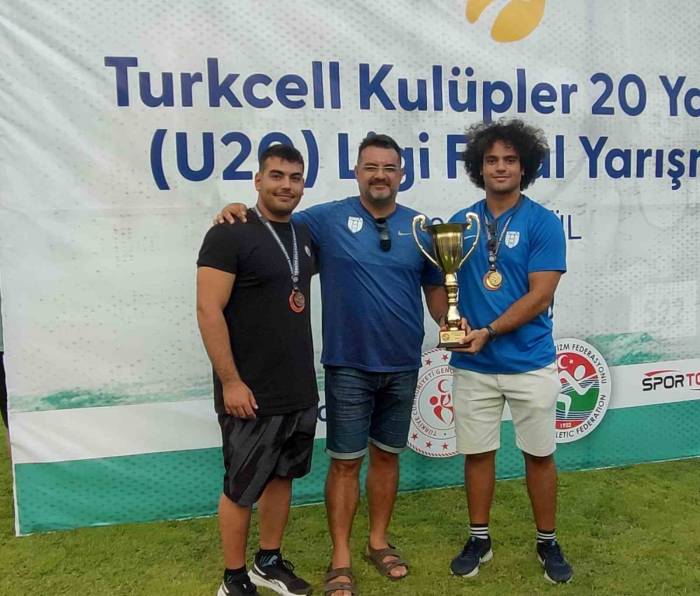 Aydınlı Sporcular Çekiç Atmada Başarıya Doymuyor