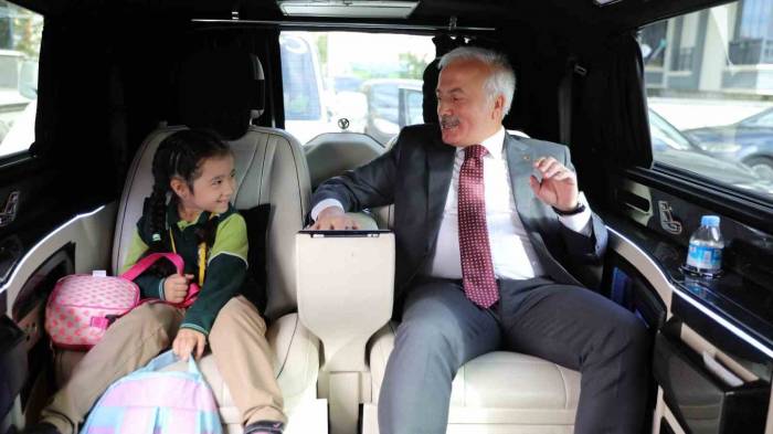 Şehit Uzman Çavuş’un Kızını Okula Vali Götürdü