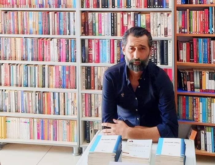 ‘Şiire Medfun’ Okurlarıyla Buluştu