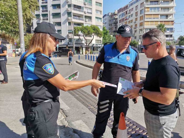 İzmirli Öğrenciler Okulda Öğretmenlerine Dışarıda Polislere Emanet