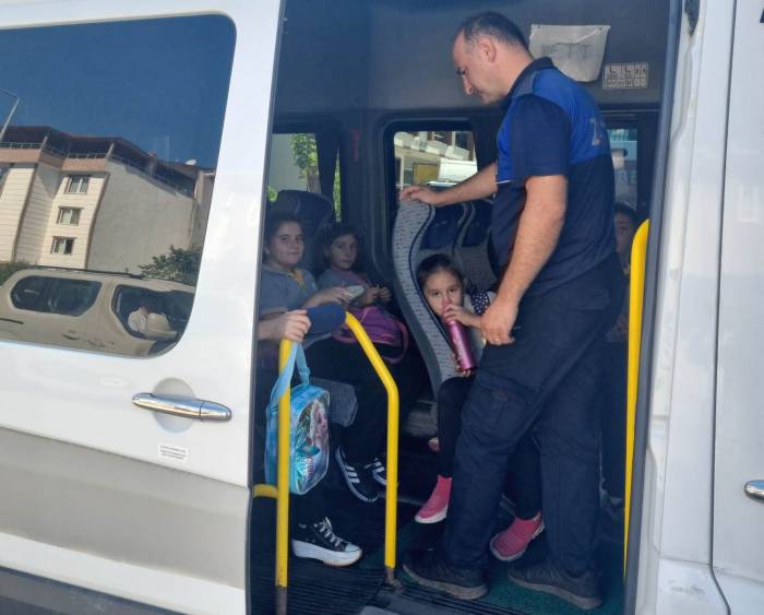 Altınova’da Öğrenci Servis Araçları Denetlendi