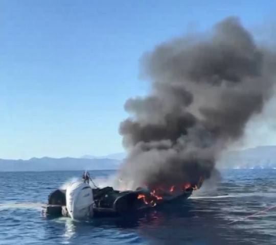 Fethiye’de Bot Yangını