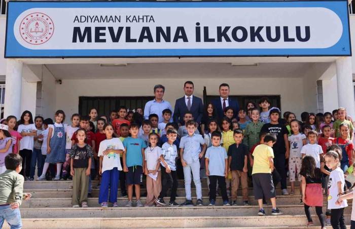 Gap’tan Öğrencilere Kırtasiye Yardımı