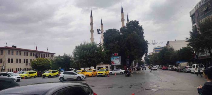 Iğdır’da Sıcak Havalar Yerini Yağmura Bıraktı