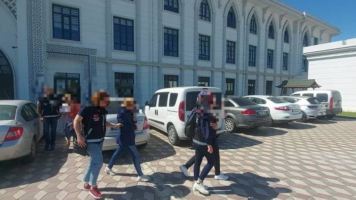 Tanınmamak İçin Kullandıkları Yöntem İşe Yaramadı: Hırsızlık Çetesi Suçüstü Yakalandı