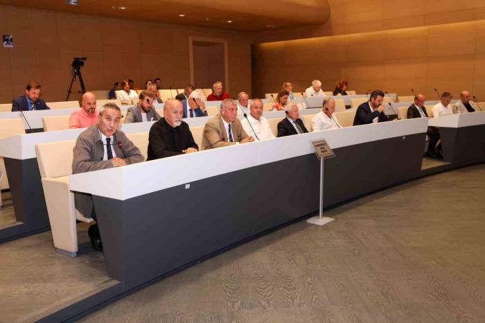 Nilüfer Belediyesi’nden Üniversite Öğrencilerine Ulaşım Desteği