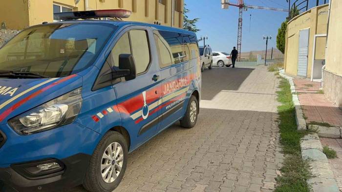 82 Yaşındaki Kadın, Evinde 25’e Yakın Bıçak Darbesi İle Öldürülmüş Halde Bulundu