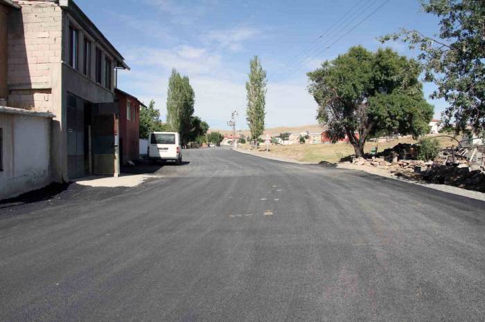 Kamber’de Dikkat Çeken Asfalt Çalışması