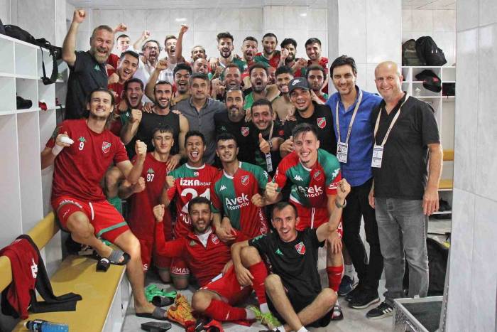 Karşıyaka’da Keyifler Yerinde