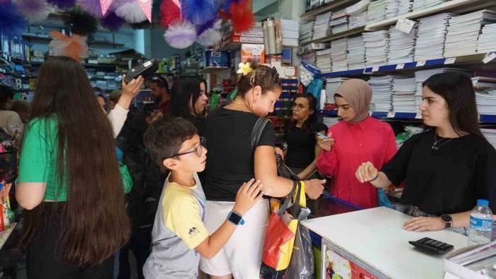 Okullar Açıldı, Kırtasiyelerde Hareketlilik Arttı