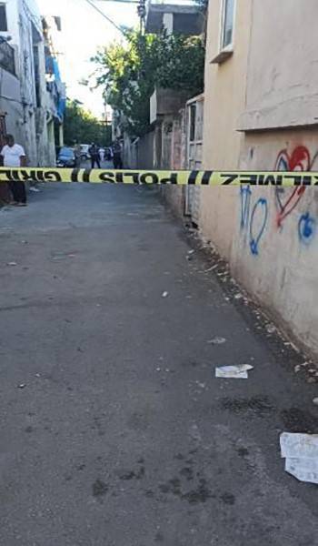 Adana’da Sokak Ortasında Çatışma: 1 Ağır Yaralı