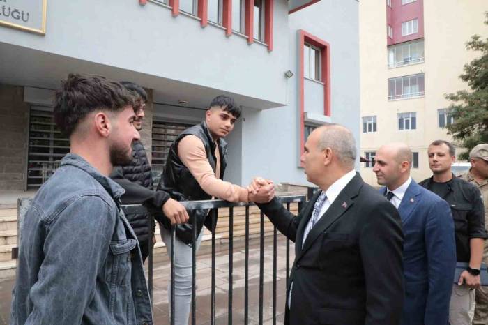 Ağrı Valisi Koç, Doğubayazıt İlçesinde İnceleme Ve Ziyaretlerde Bulundu