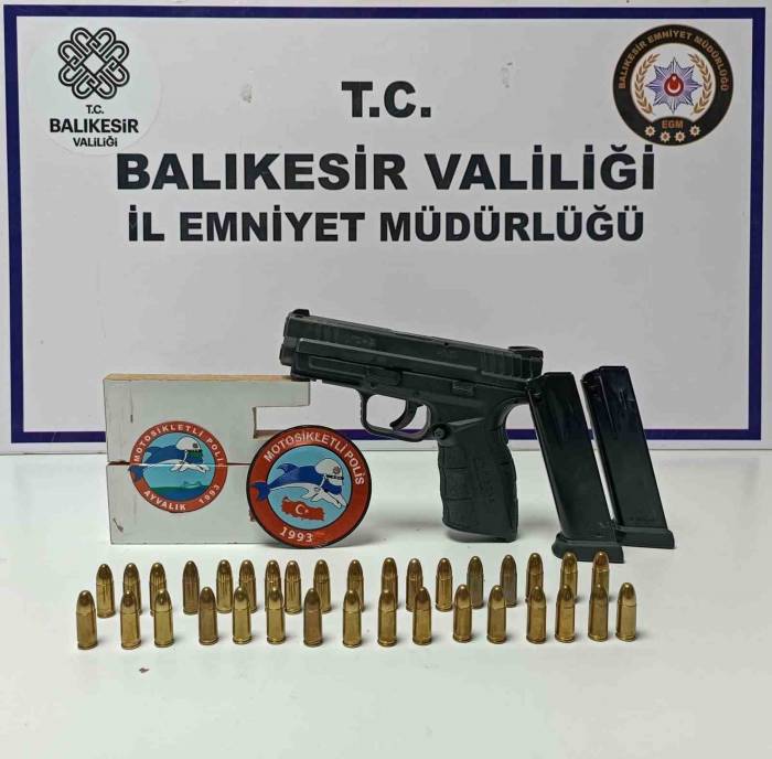 Balıkesir’de Polis 11 Aranan Şahsı Yakaladı