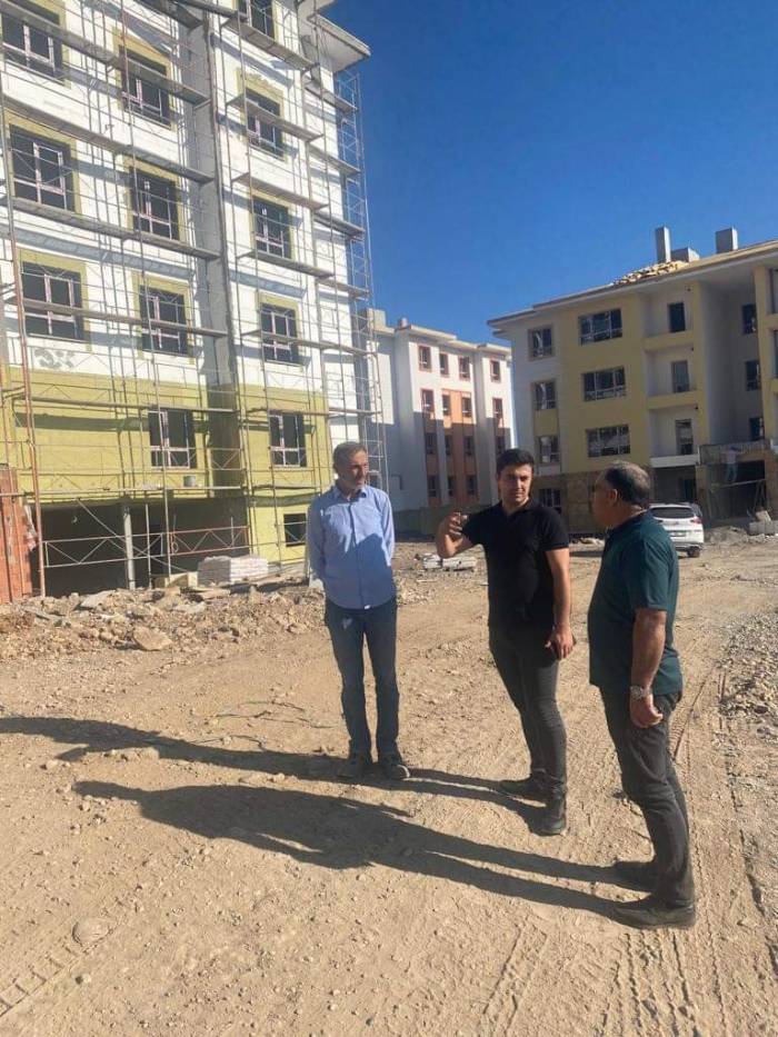 Göreve Yeni Başlayan Kaymakam Çelik Deprem Konutlarını İnceledi