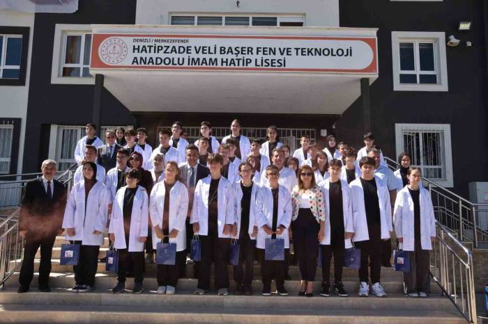 İmam Hatipli Öğrenciler Beyaz Önlüklerini Giydiler