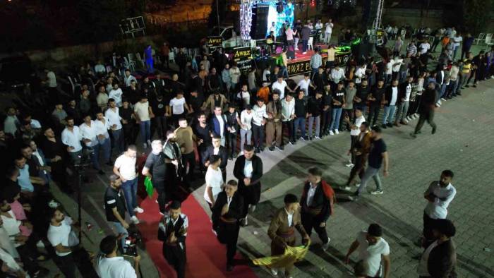 Ses Sanatçısı Damadın Düğününe 150 Sanatçı Katıldı