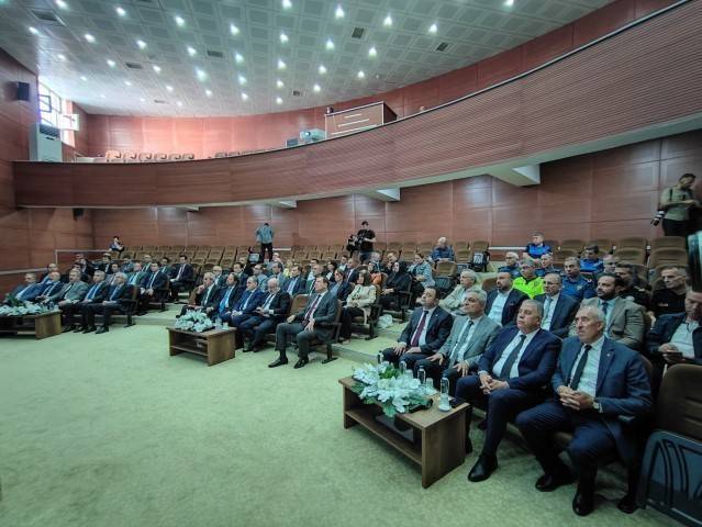 Vali Çiçek: “Her Mahalleye Spor Okulu Kurulmalı”