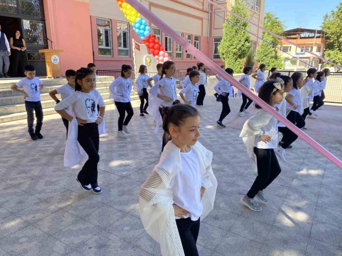 Alaşehir Ve Turgutlu’da İlköğretim Haftası Kutlandı