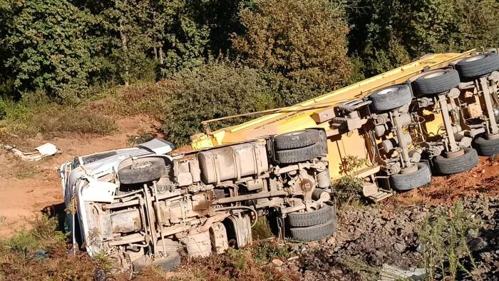 Tuzla’da Hafriyat Kamyonu Devrildi: 1 Ölü