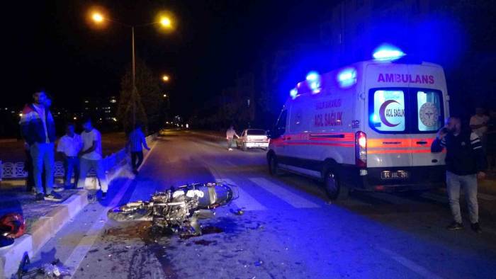 Motosikletin Kamyonete Çarptığı Kazada Kişi 2 Öldü, Kaza Anı Kamerada